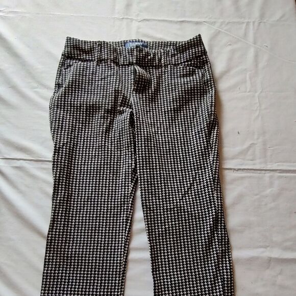 Old Navy Women's Pixie Midrise houndstooth dress Pants.  EUC. Size 2 - Picture 2 of 7